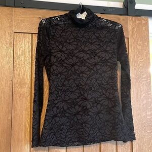 Beautiful White House Black Market Turtleneck Like New